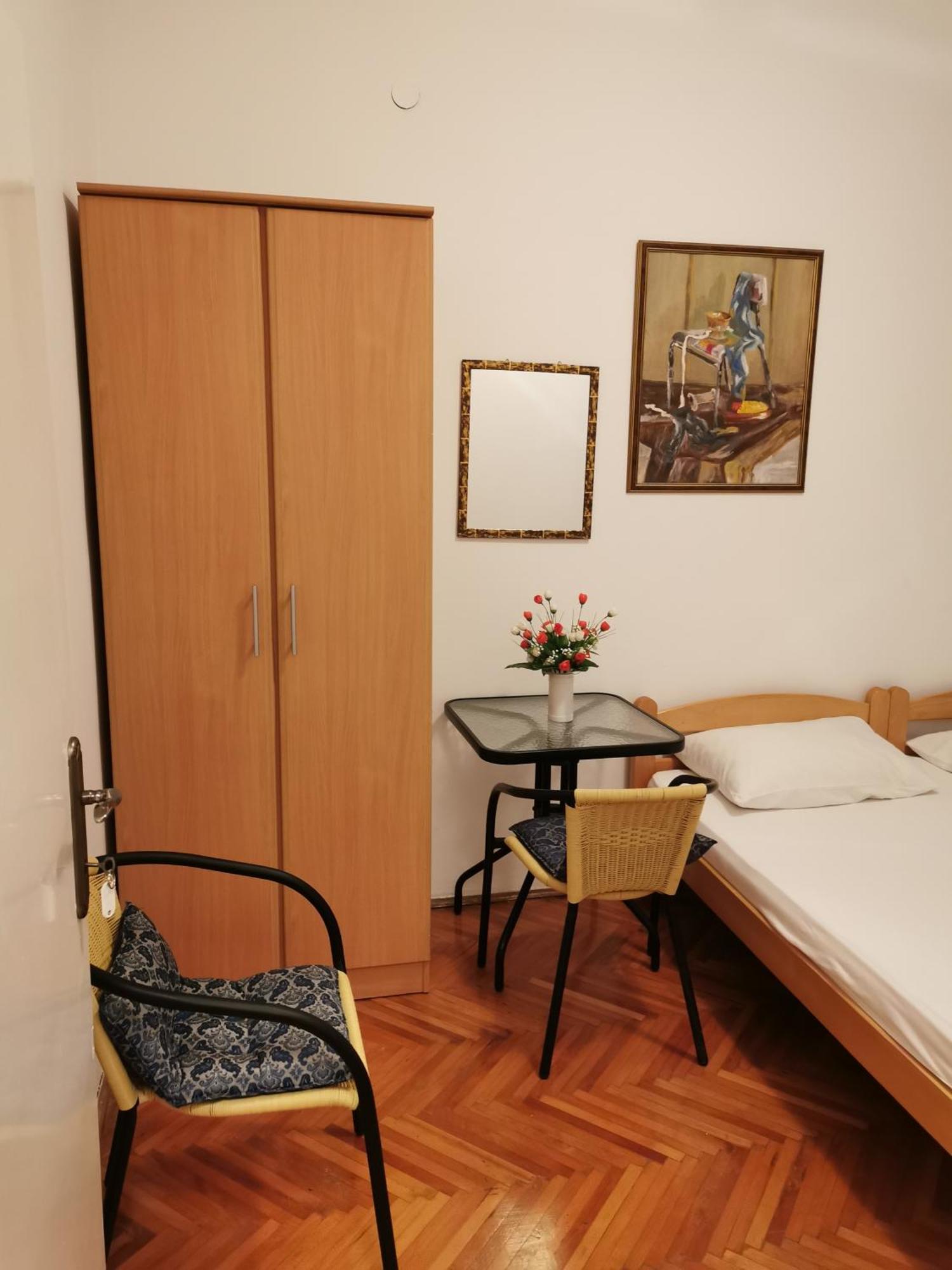 Zemunella Guest House Herceg Novi Rum bild