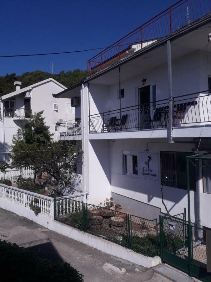 Zemunella Guest House Herceg Novi Exteriör bild