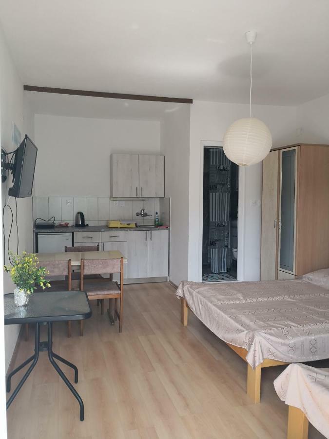Zemunella Guest House Herceg Novi Rum bild